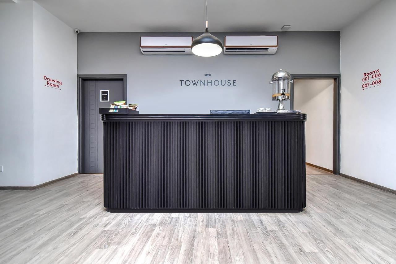Hotel Oyo Townhouse 044 Sector 14 Gurugram Gurgáon Exteriér fotografie