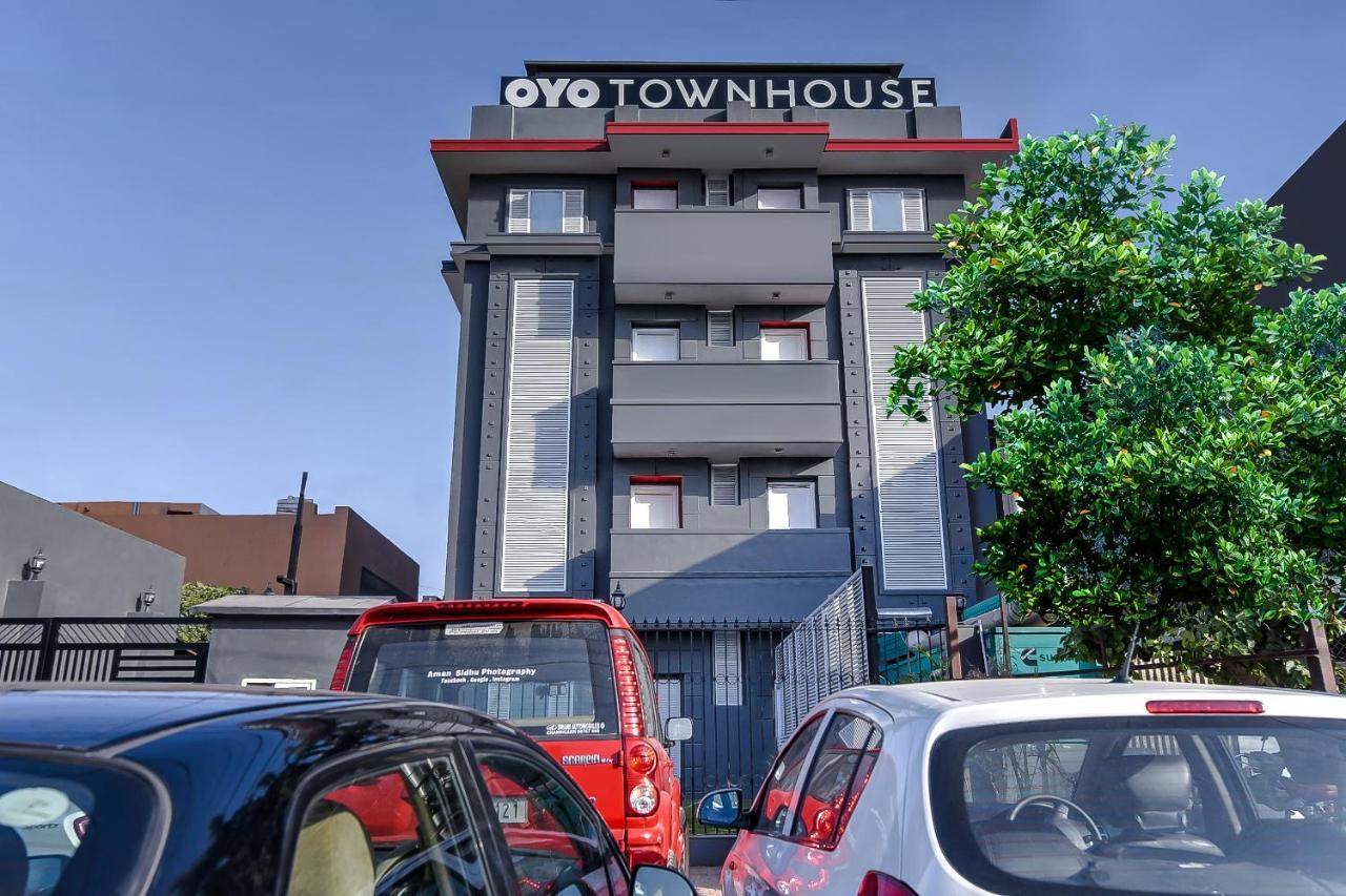 Hotel Oyo Townhouse 044 Sector 14 Gurugram Gurgáon Exteriér fotografie