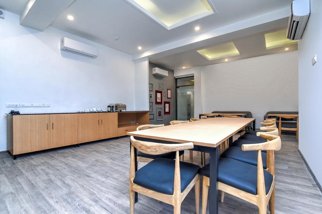 Hotel Oyo Townhouse 044 Sector 14 Gurugram Gurgáon Exteriér fotografie